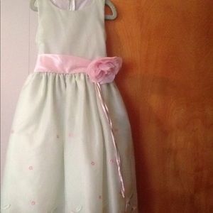Beautiful girl's size 6 Sweet Pea & Lilli dress.